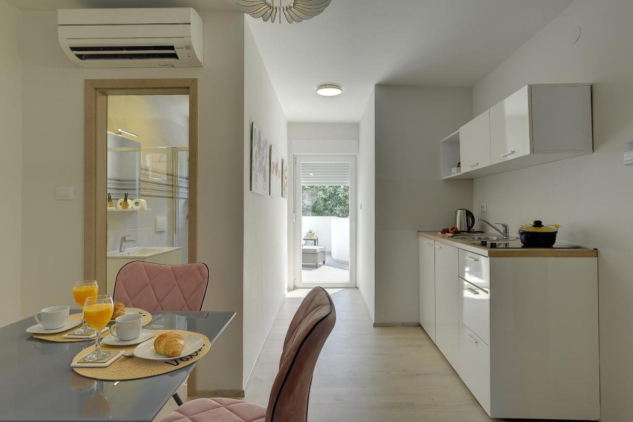D&A City Center Apartments With Free Parking Пула Екстер'єр фото